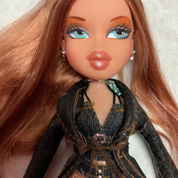 Bratz Secret Date Meygan - Picture 7 of 10